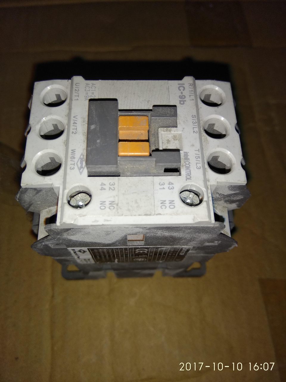 CONTACTOR
