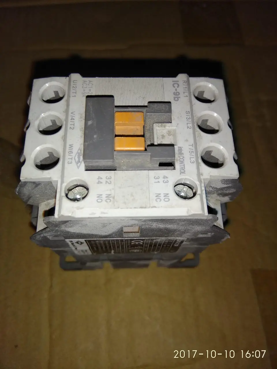 CONTACTOR