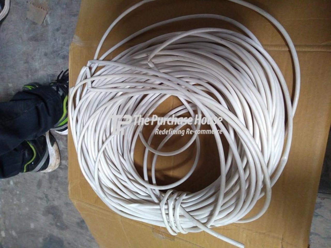 WHITE FERULE SLEEVE