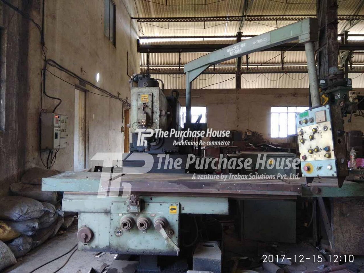 MILLING MACHINE