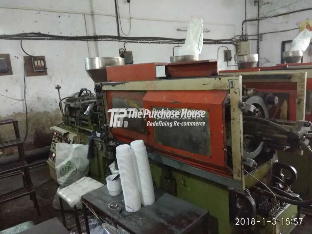 INJECTION MOULDING MACHINE