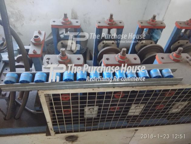 ROLL FORMING MACHINE