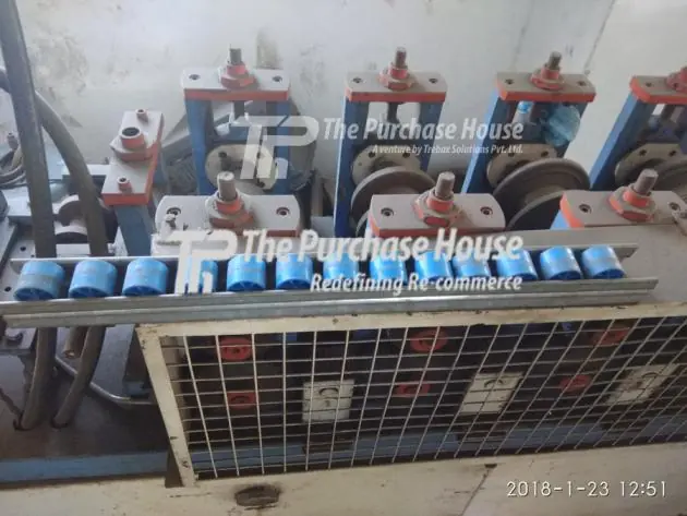 Metal roll forming machine for precise sheet profiles