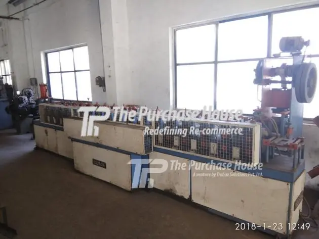 Metal roll forming machine for precise sheet profiles