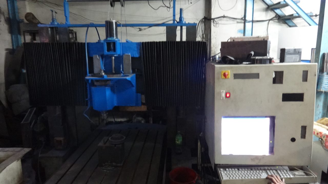 CNC PLANO MILLER MACHINE