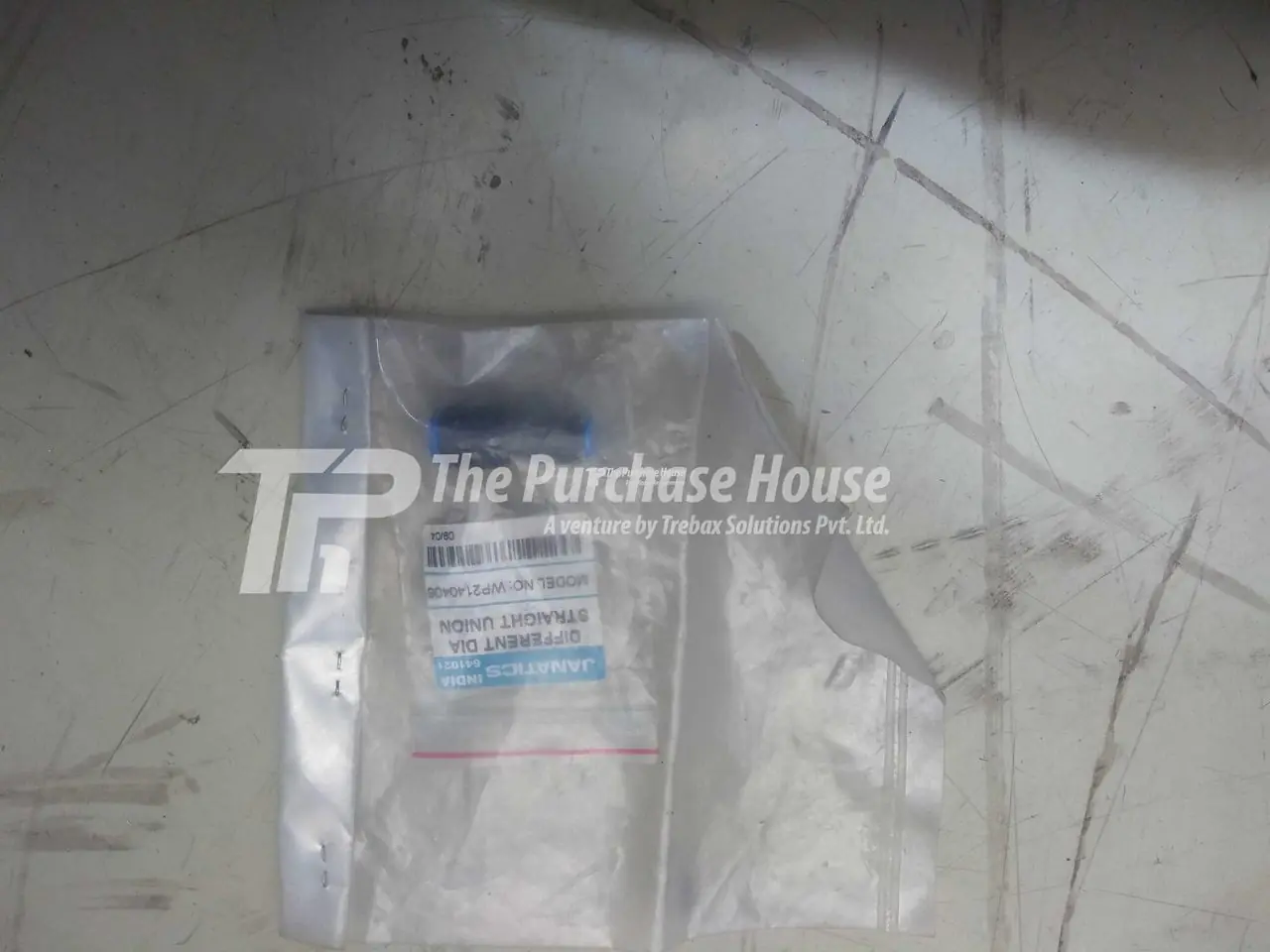 PNEUMATIC STRAIGHT CONNECTOR