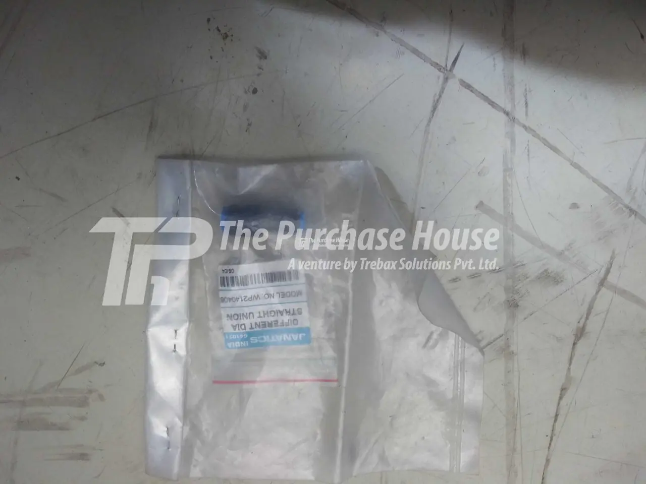 PNEUMATIC STRAIGHT CONNECTOR