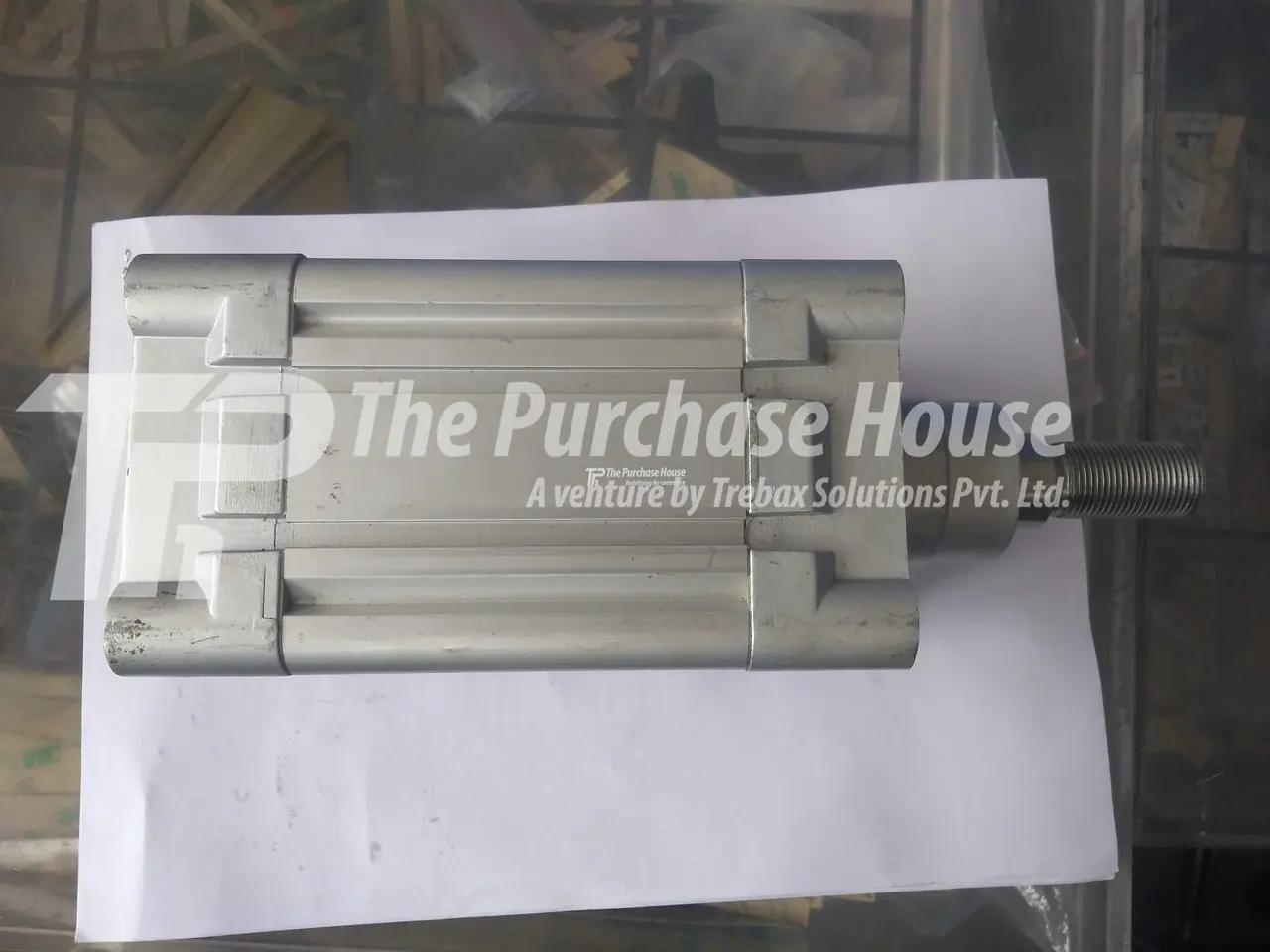 PNEUMATIC CYLINDER
