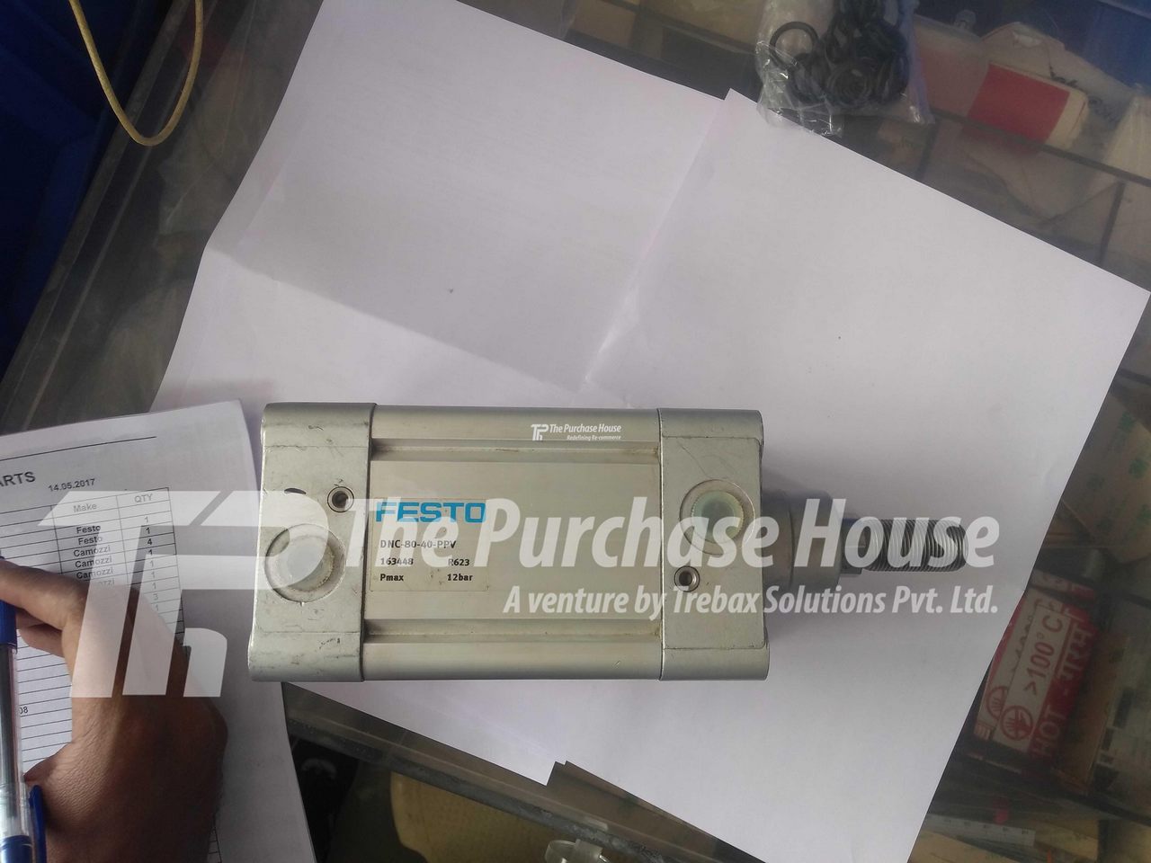 PNEUMATIC CYLINDER