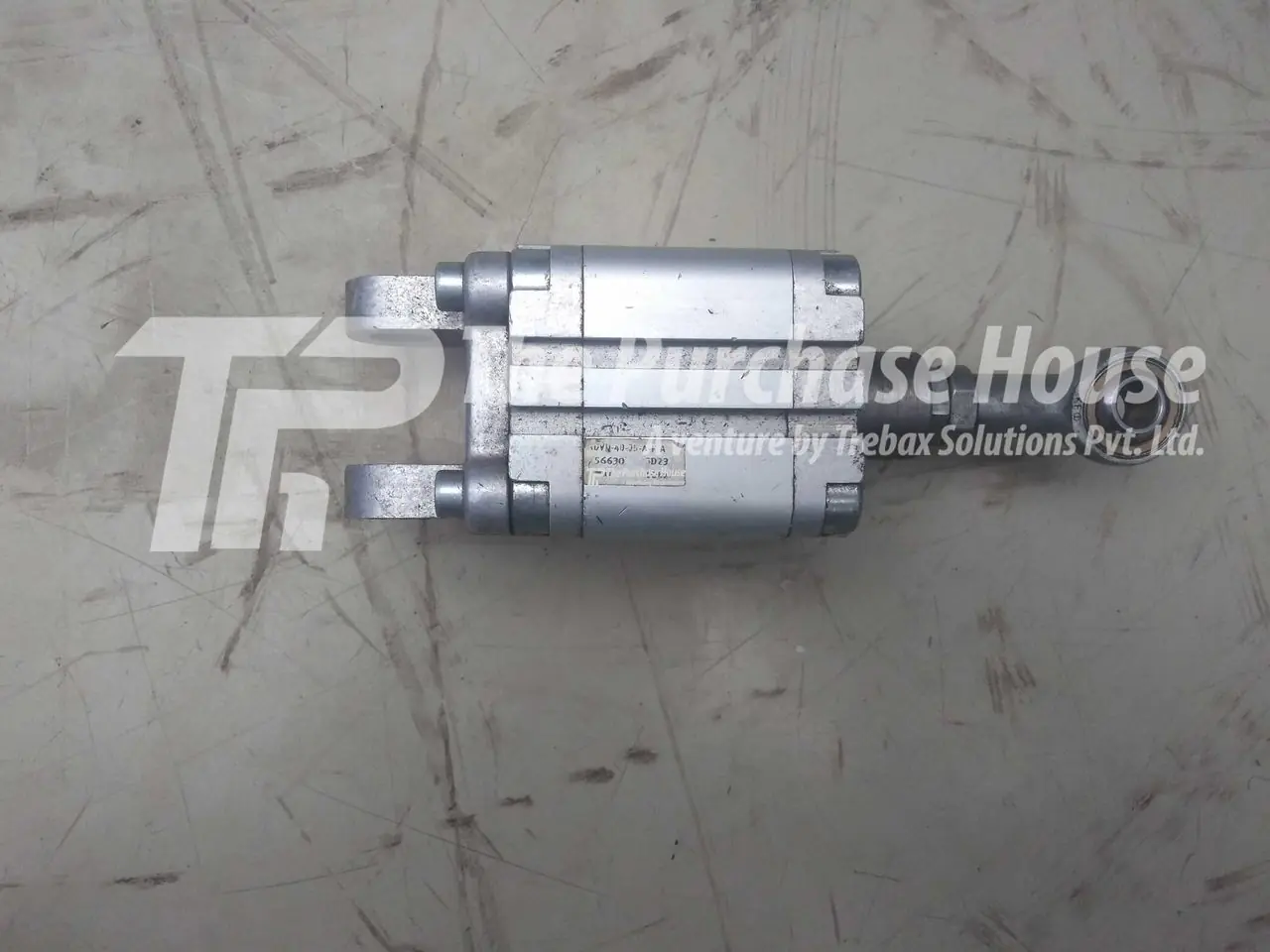 PNEUMATIC CYLINDER