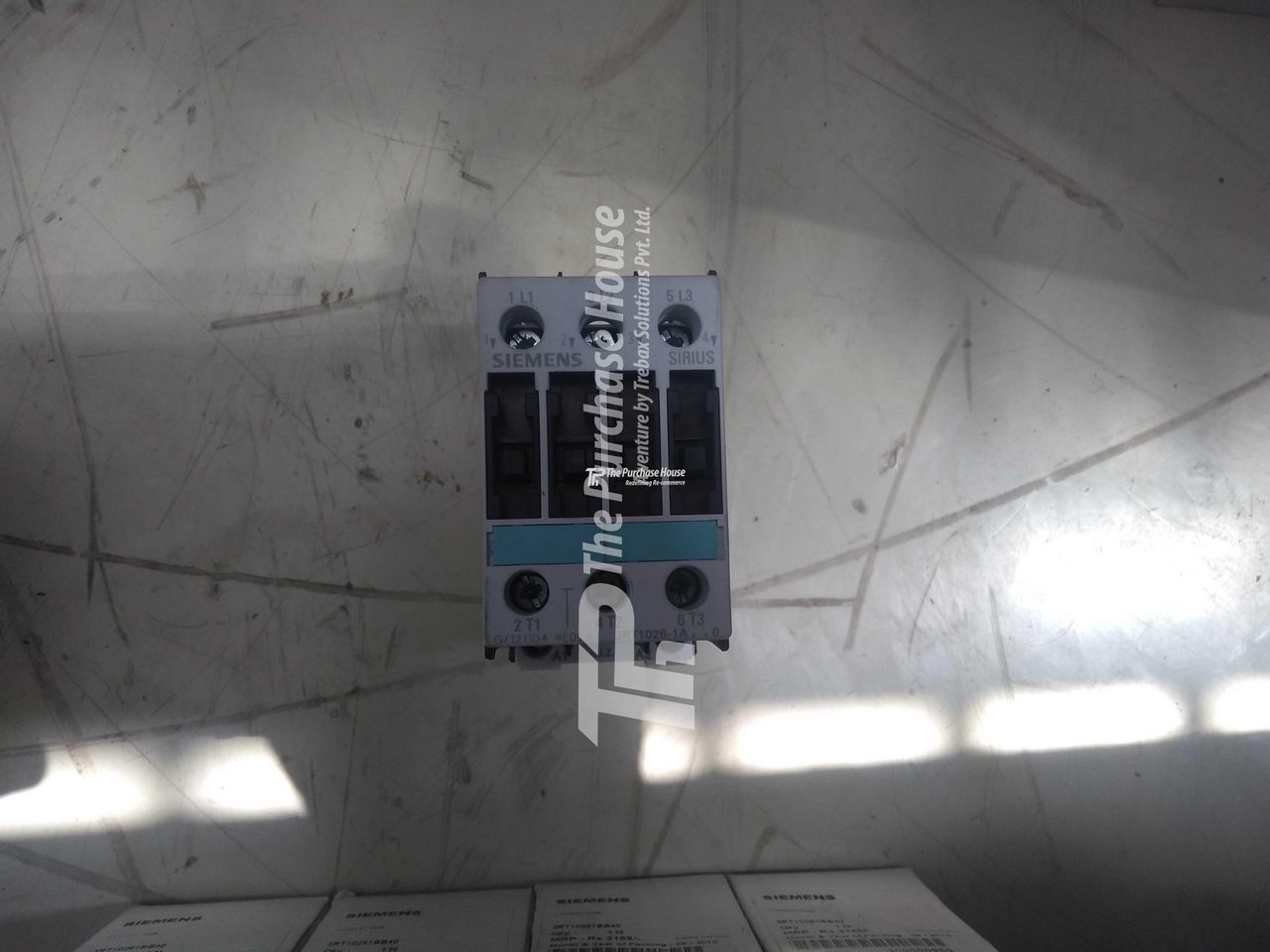 CONTACTOR