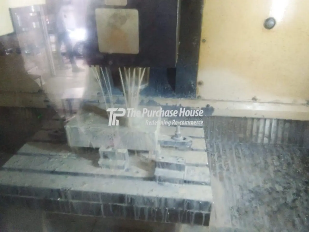 VERTICAL MACHINING CENTER (VMC)