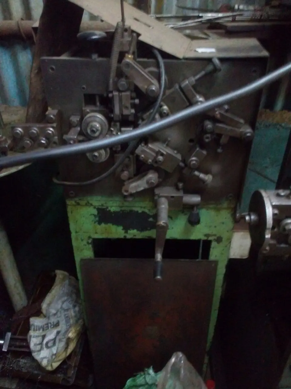 AUTOMATIC SPRING MANUFACTURING MACHINE
