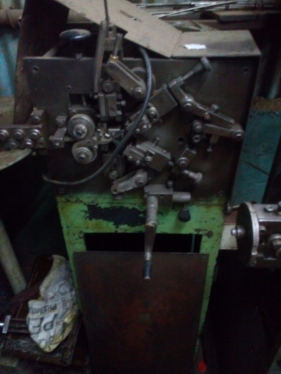 AUTOMATIC SPRING MANUFACTURING MACHINE