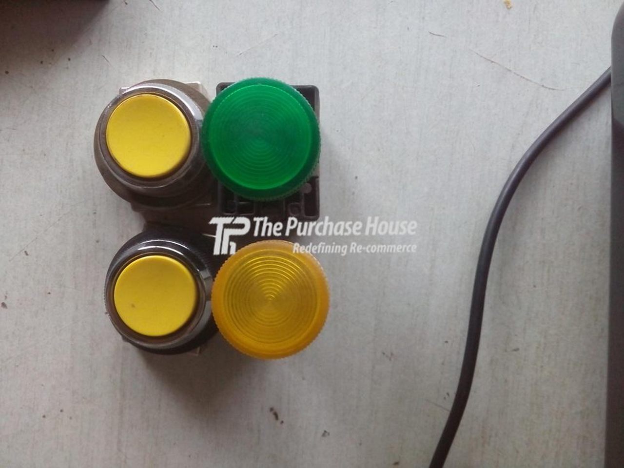 PUSH BUTTON