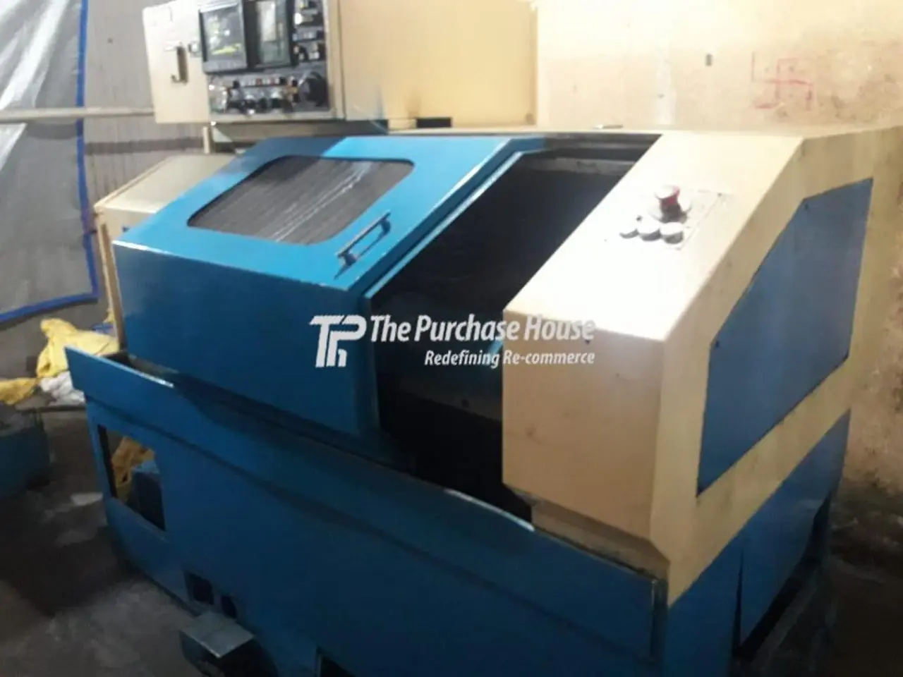 CNC TURNING MACHINE