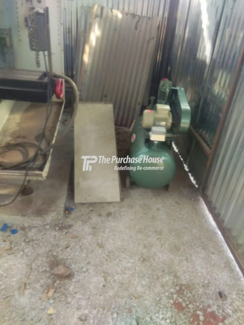 VERTICAL MACHINING CENTER (VMC)