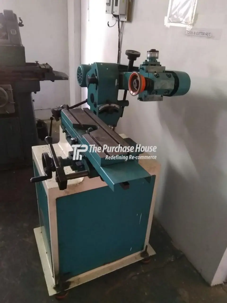 TOOL AND CUTTER GRINDER MACHINE