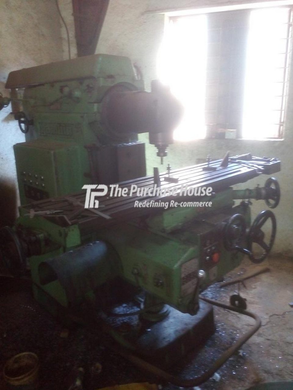 MILLING MACHINE