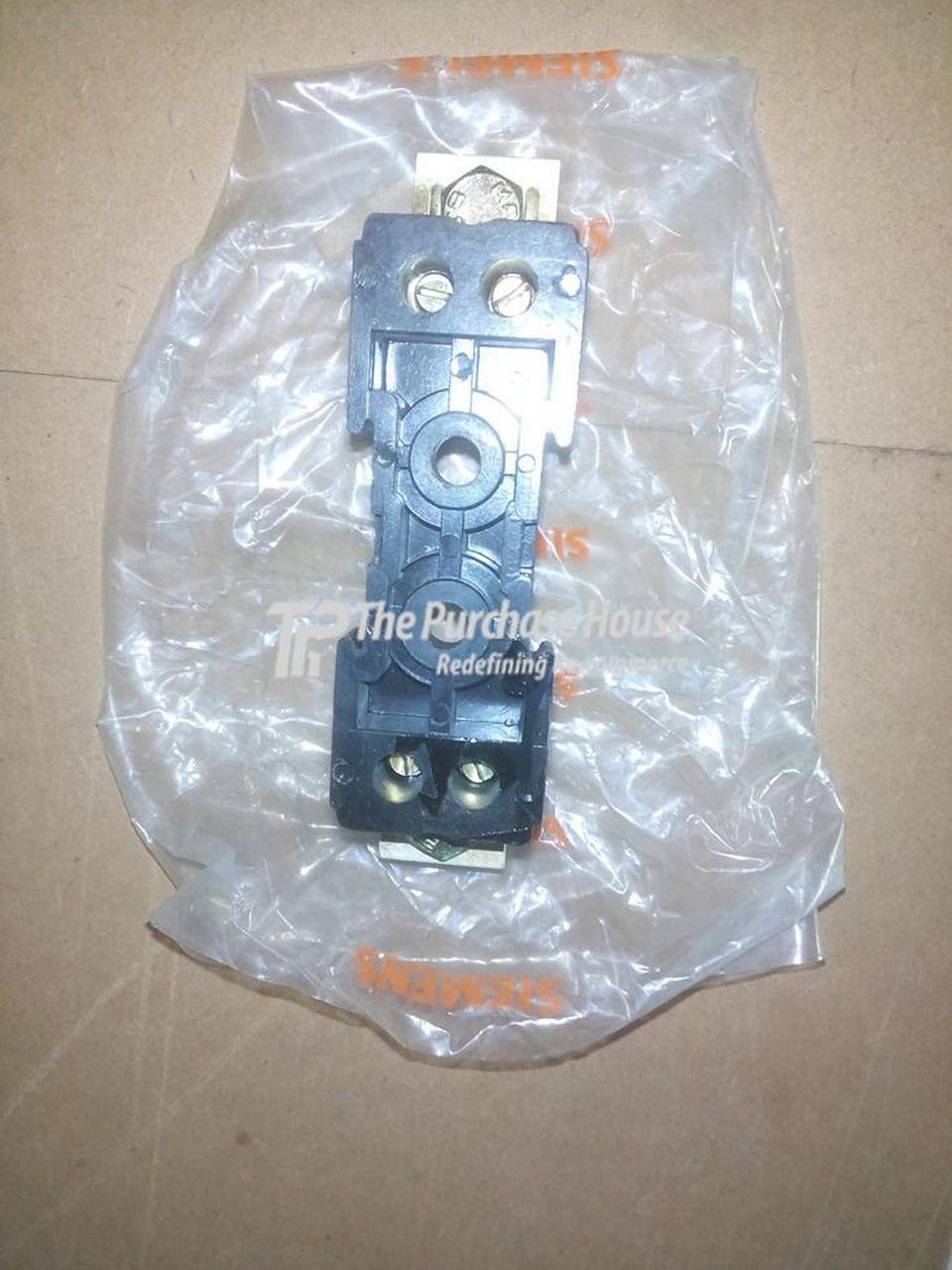 FUSE BASE