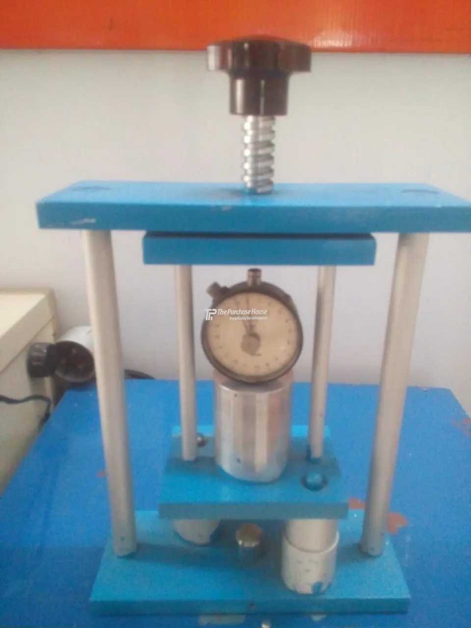 TABLET HARDNESS TESTER