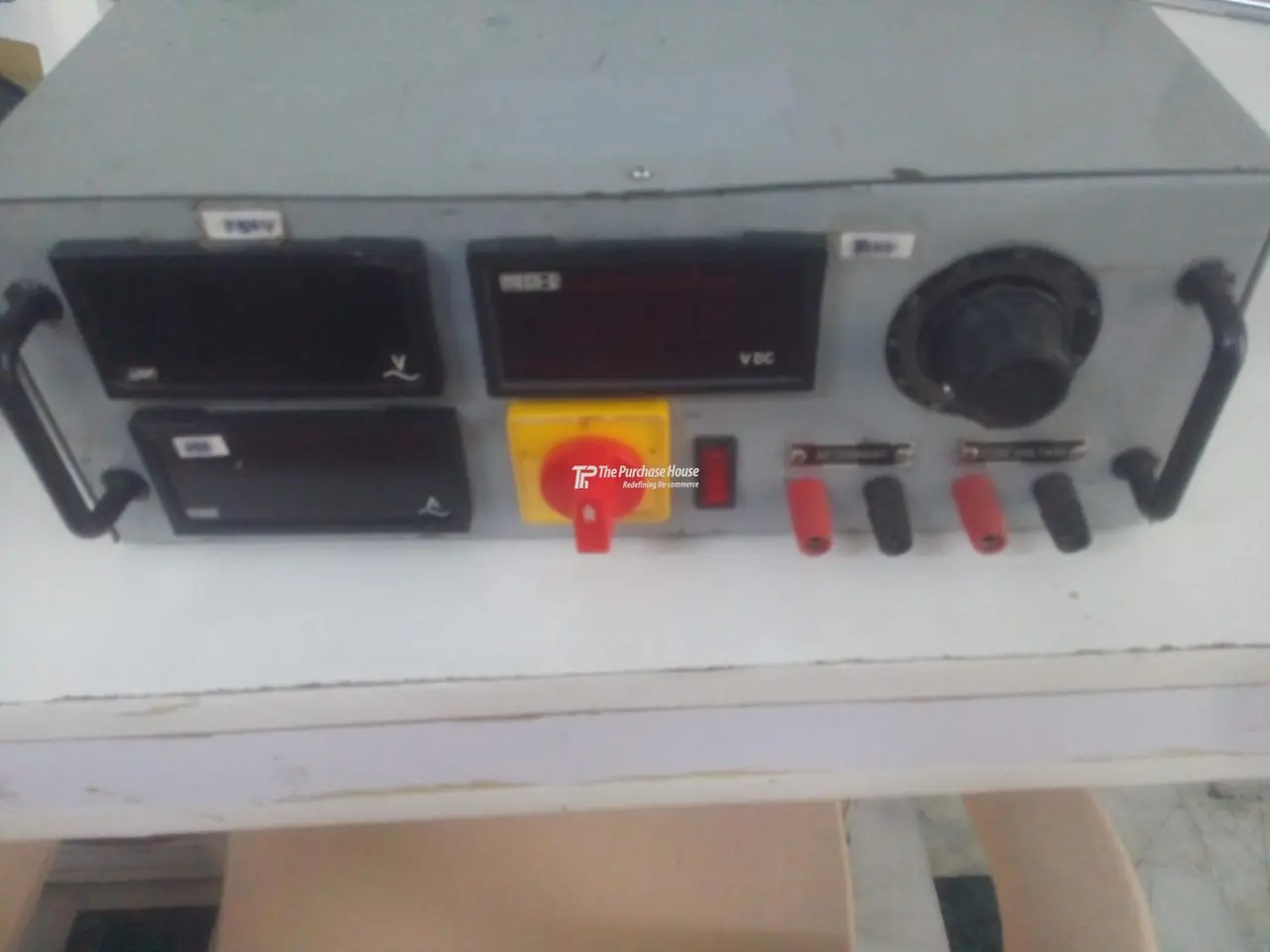 DIGITAL VOLTAGE / CURRENT SOURCE