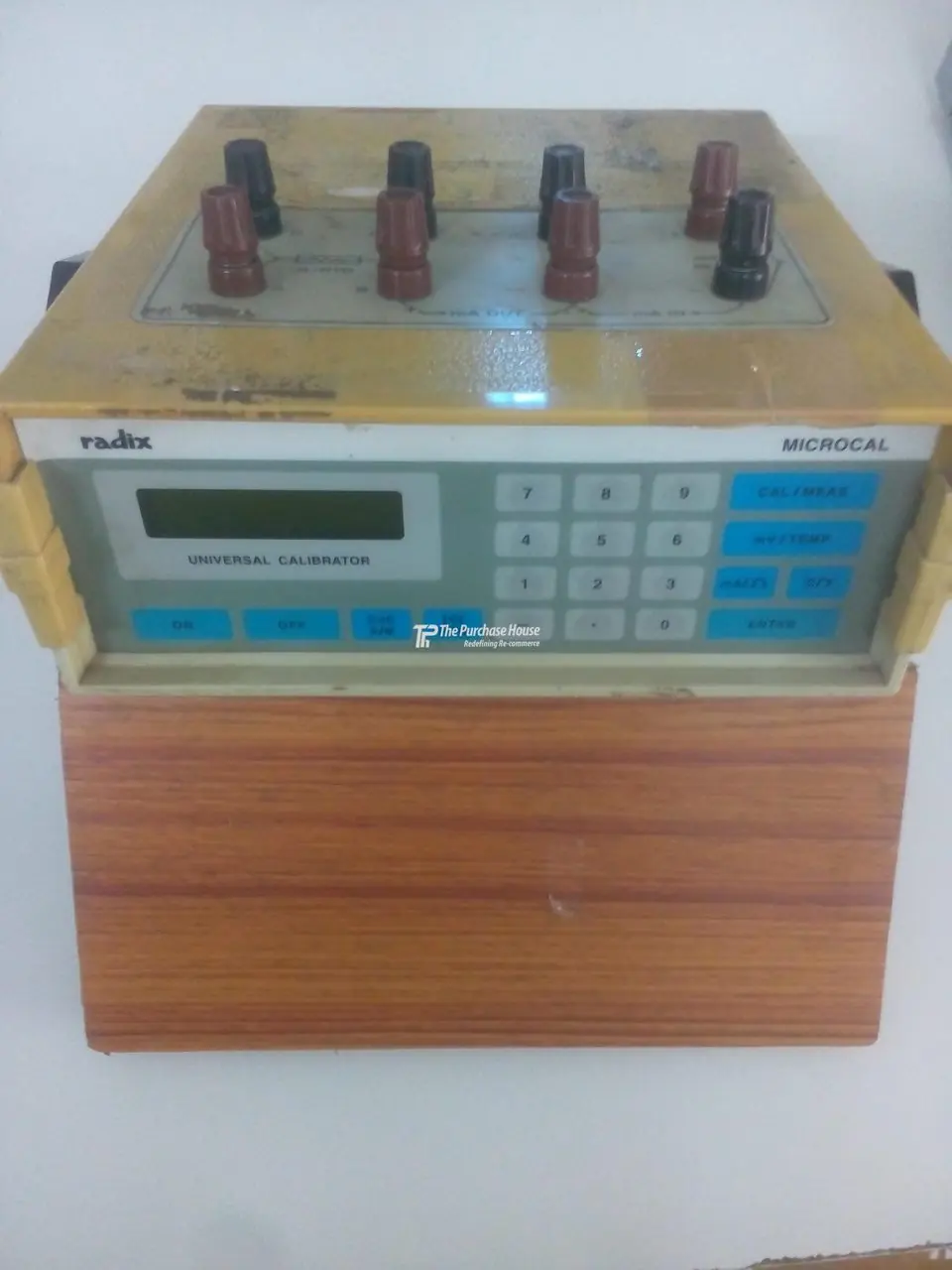 UNIVERSAL CALIBRATOR