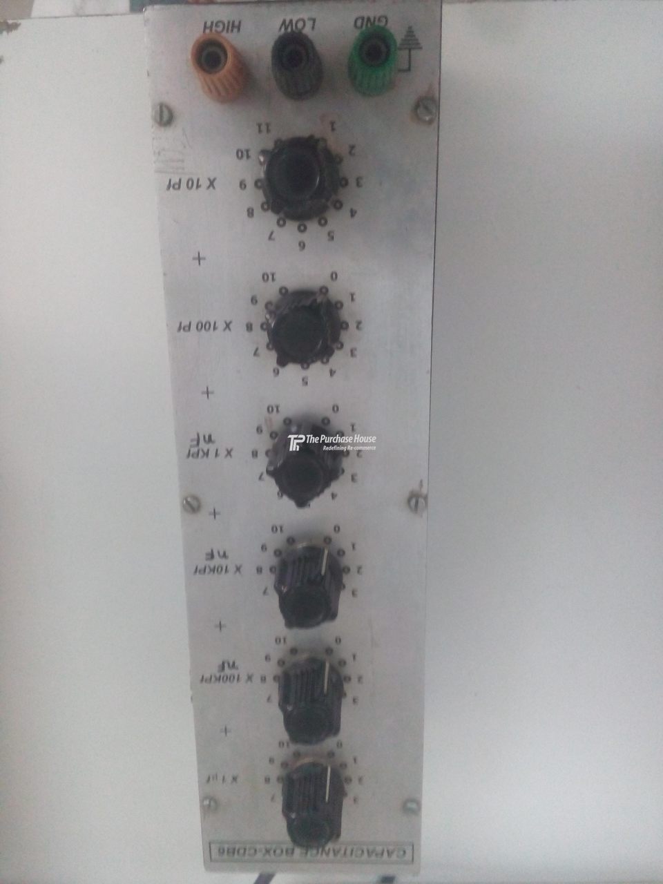 DECADE CAPACITANCE BOX