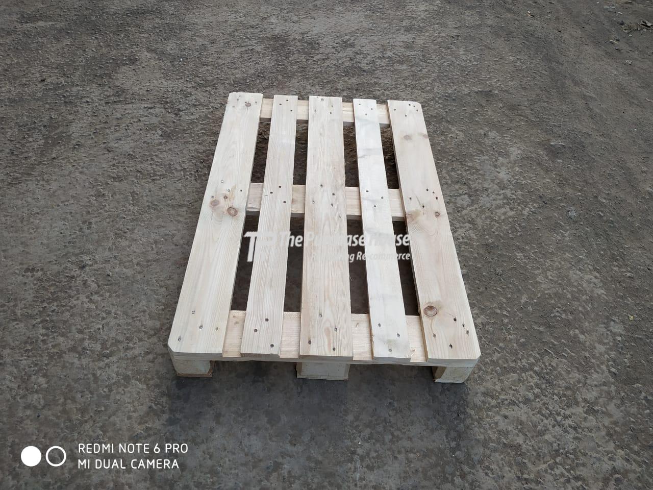 WOODEN PALLET