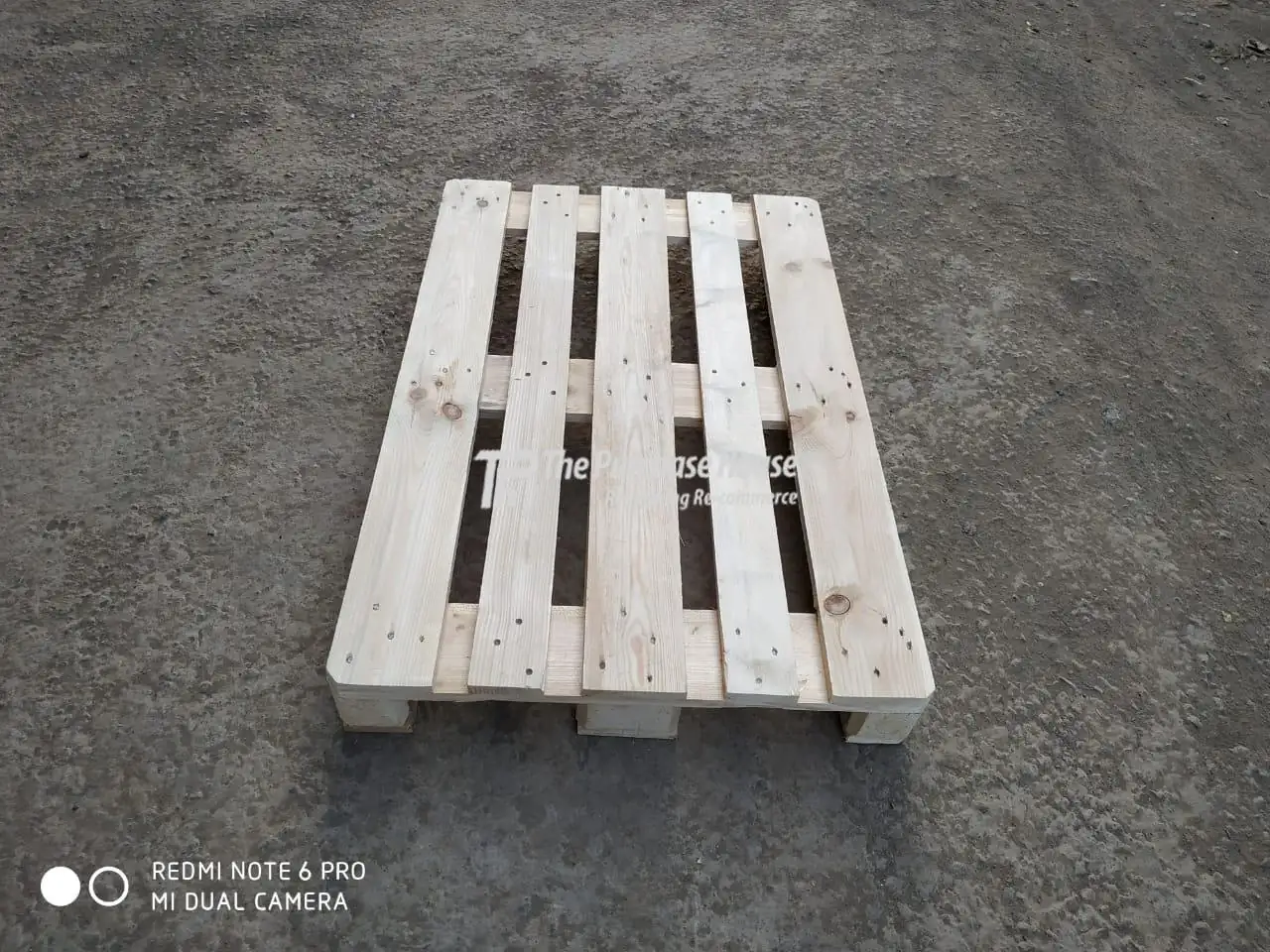 WOODEN PALLET