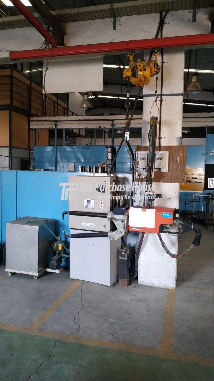 WELDING MACHINE
