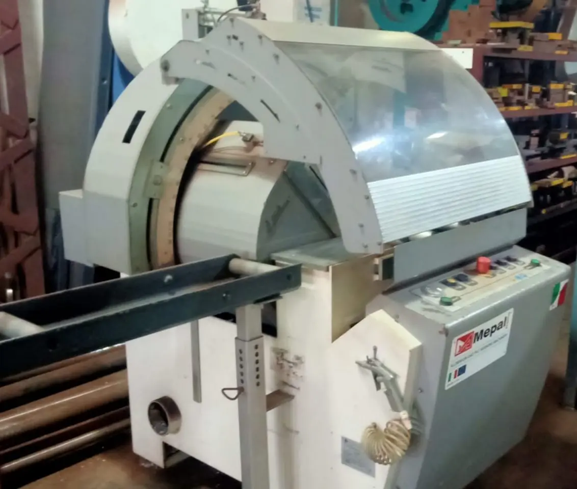 ALUMINIUM AND COPPER CUTTING MACHINE