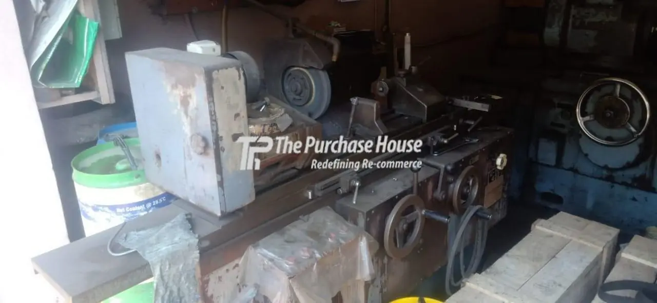 CYLINDRICAL GRINDER MACHINE