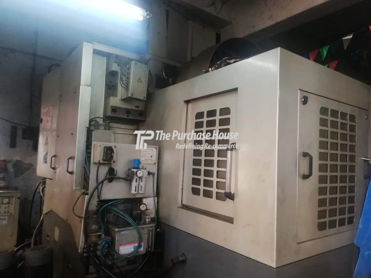 VERTICAL MACHINING CENTER (VMC)