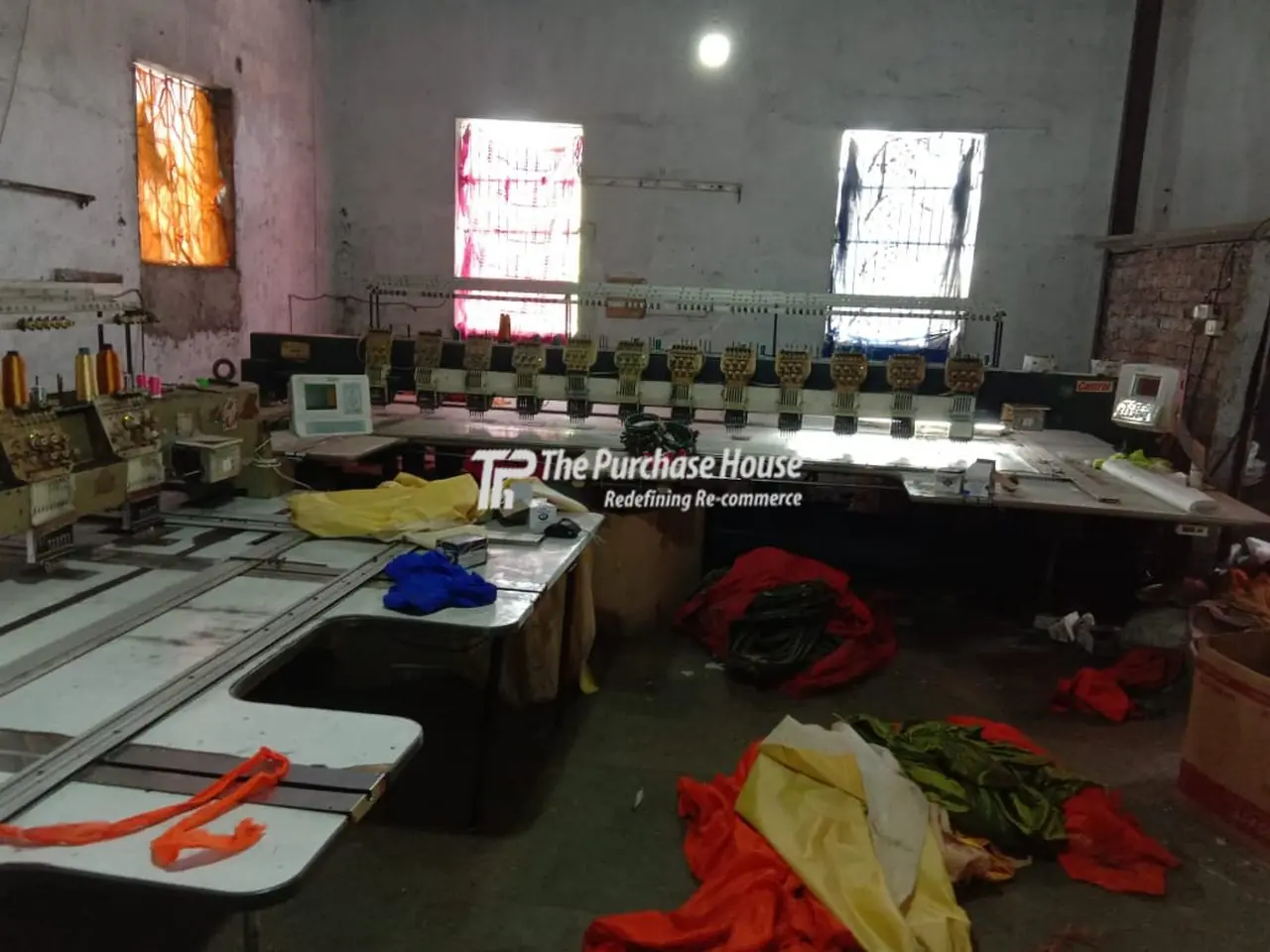 Industrial computerized multihead embroidery plant for textiles