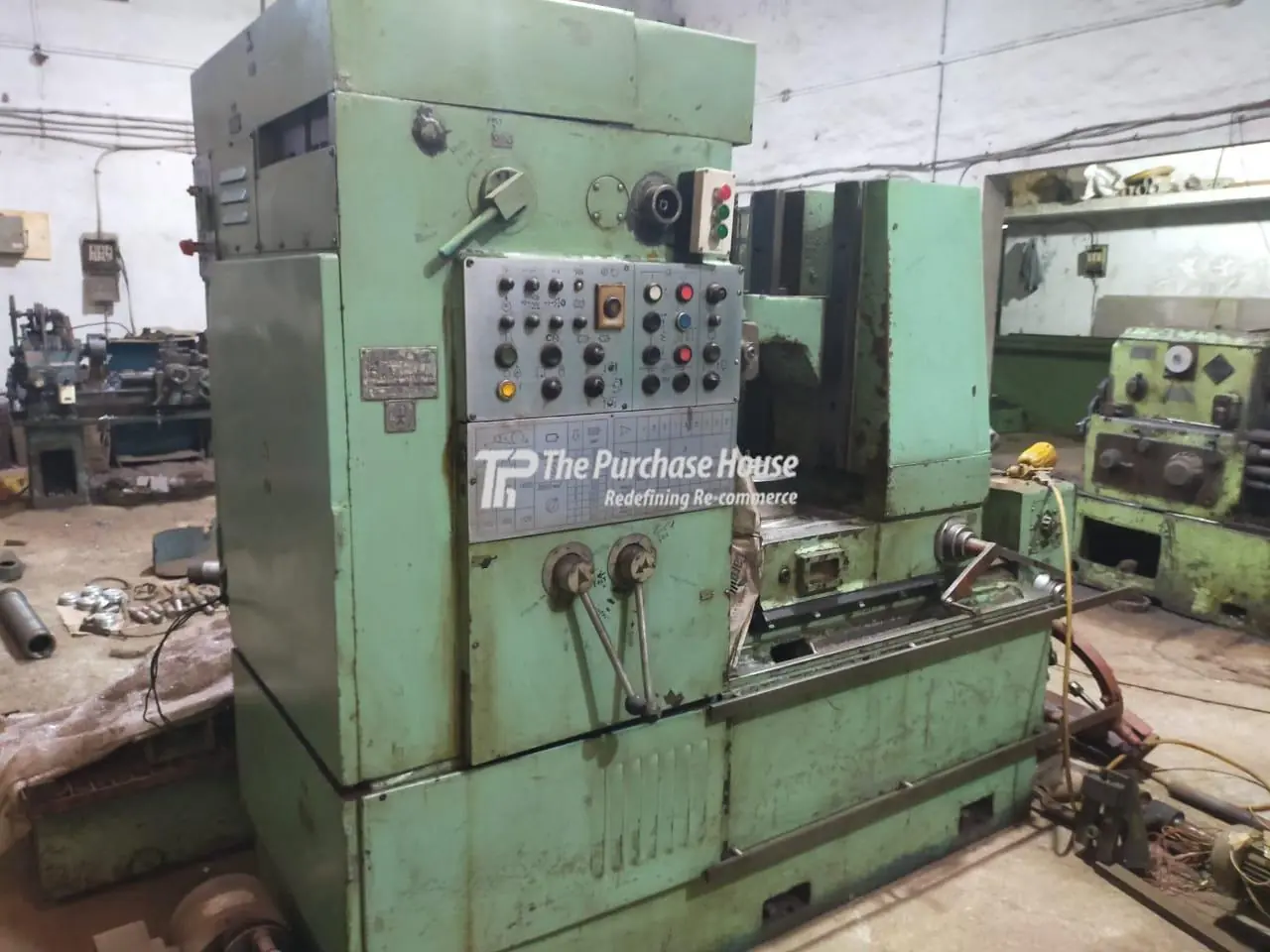 GEAR HOBBING MACHINE