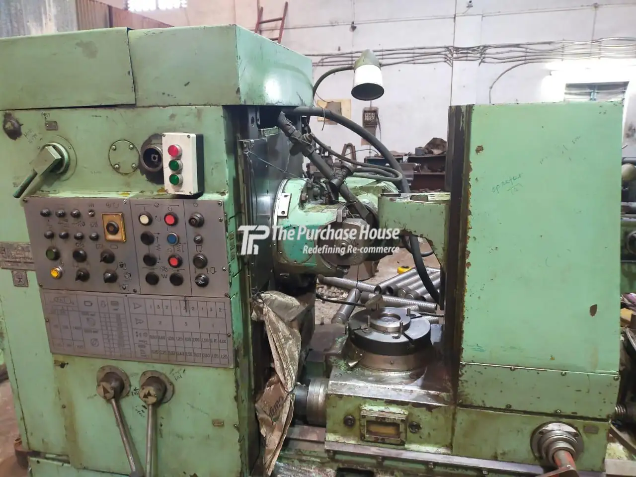 GEAR HOBBING MACHINE