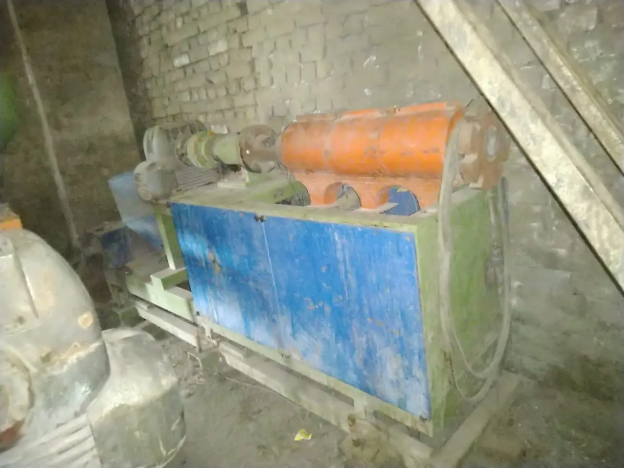 Industrial Extruder Machine | Plastic and Material Extrusion