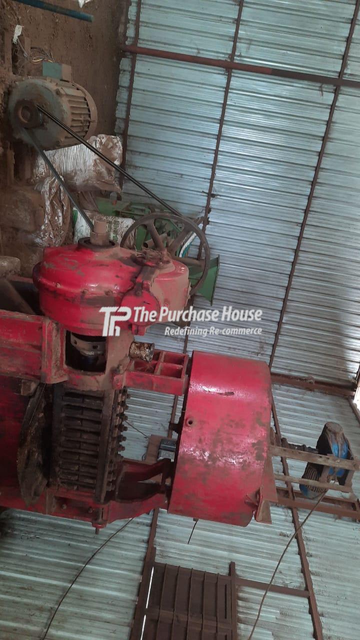 OIL EXPELLER OR OIL MILL