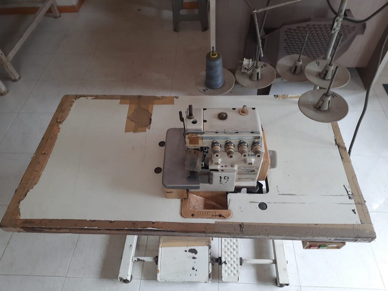 INDUSTRIAL SEWING MACHINE