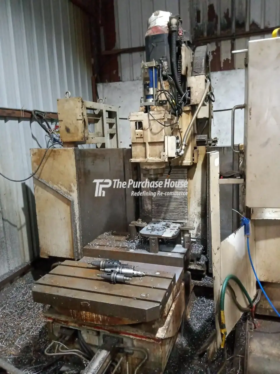 VERTICAL MACHINING CENTER (VMC)