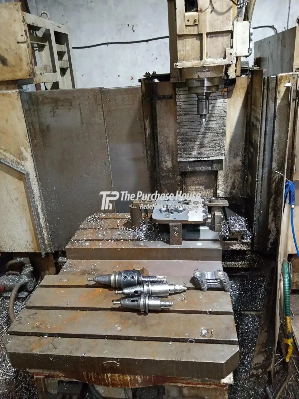 VERTICAL MACHINING CENTER (VMC)