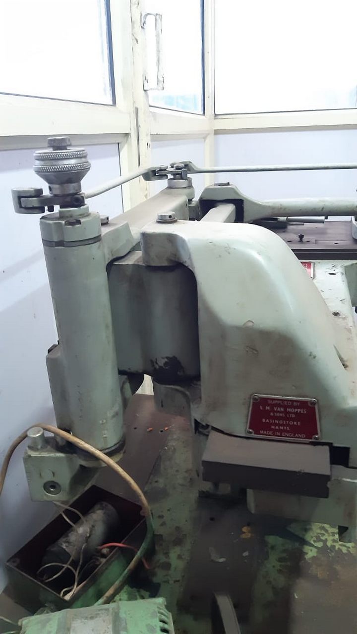 WHEEL FORMING MACHINE