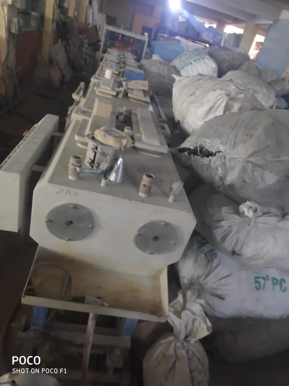 TWIN SCREW EXTRUDER MACHINE