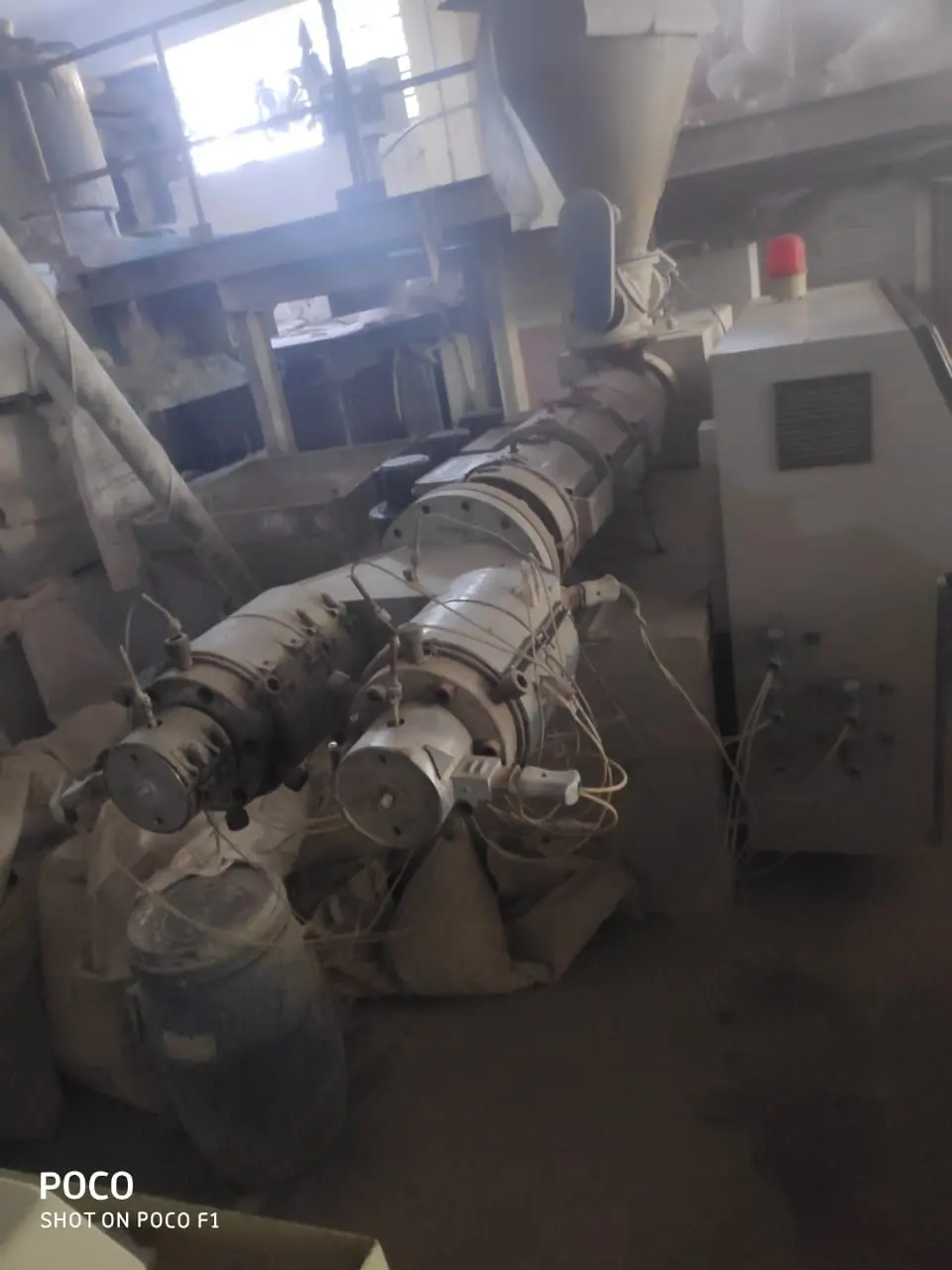 TWIN SCREW EXTRUDER MACHINE