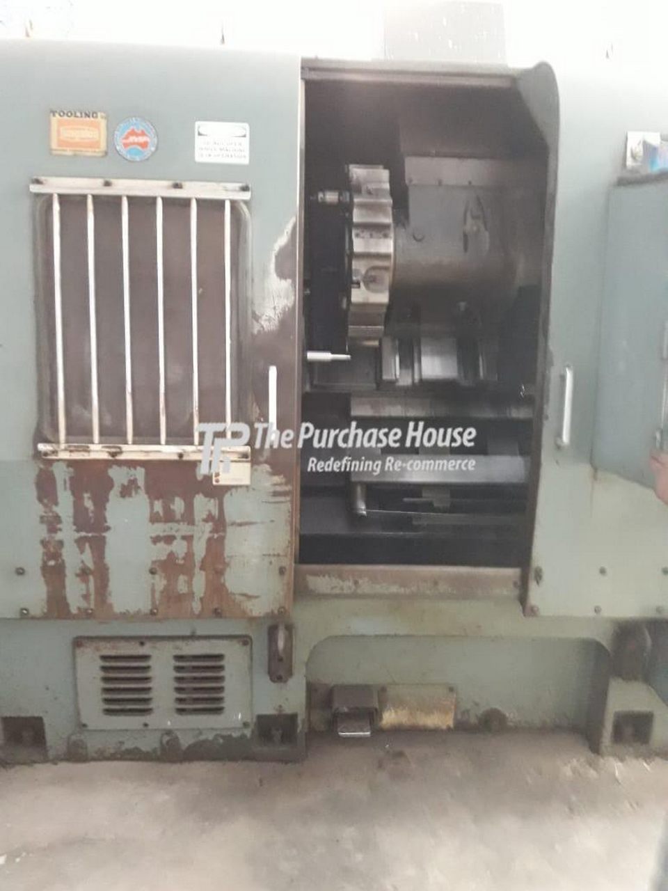 CNC TURNING MACHINE