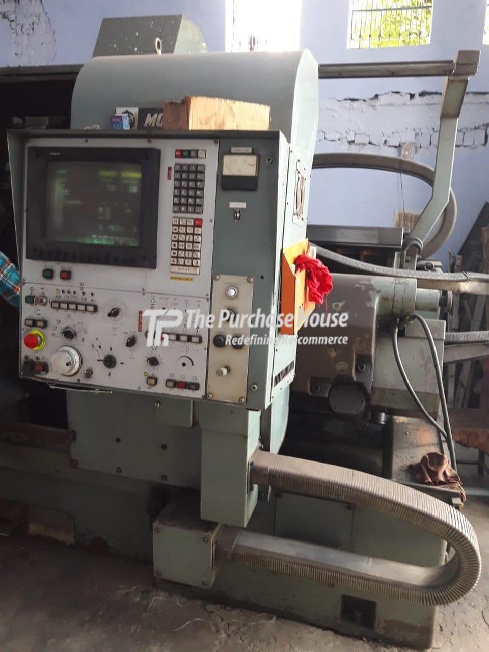 CNC TURNING MACHINE