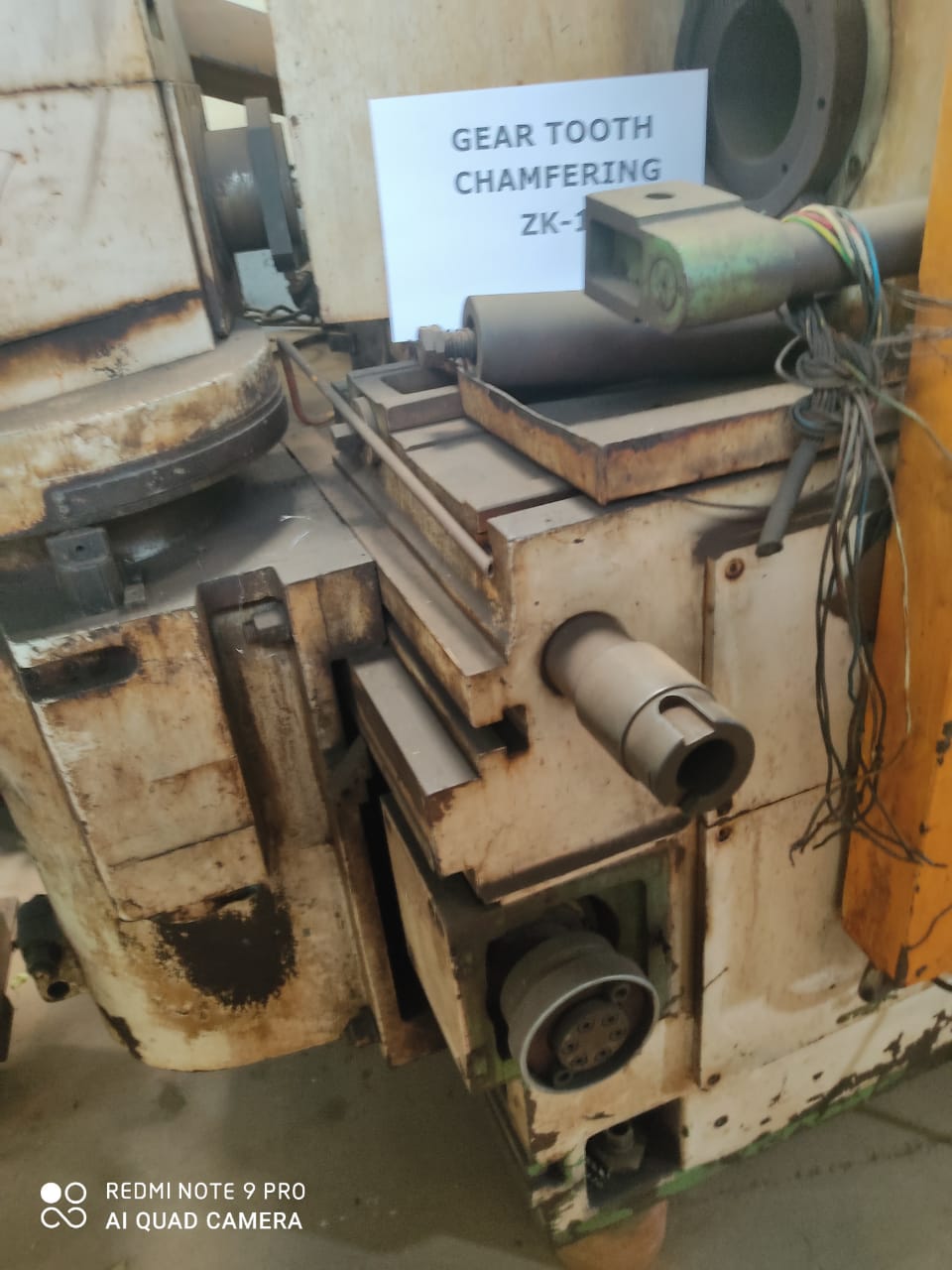 GEAR CHAMFERING MACHINE