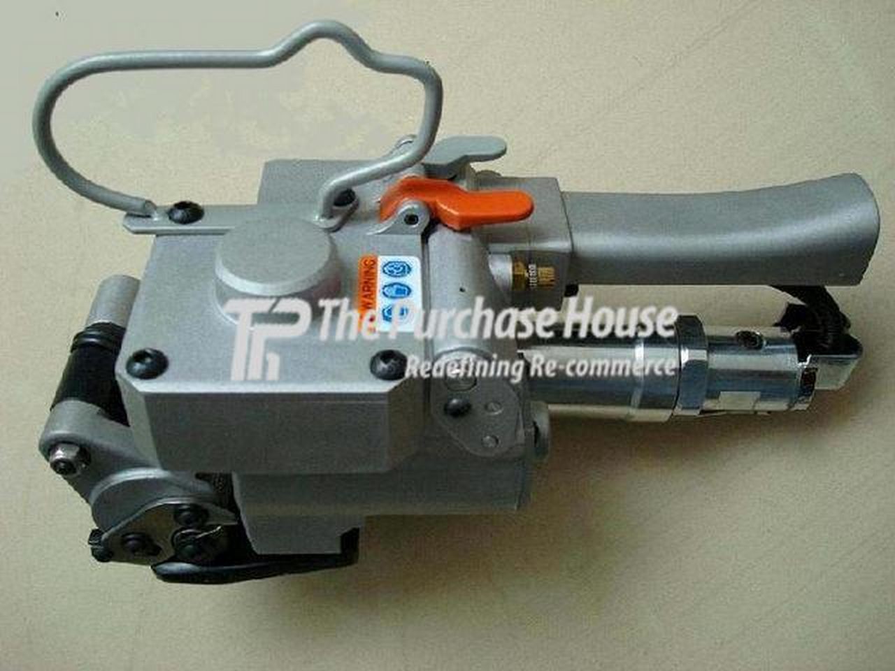 PNEUMATIC STRAPPING TOOL