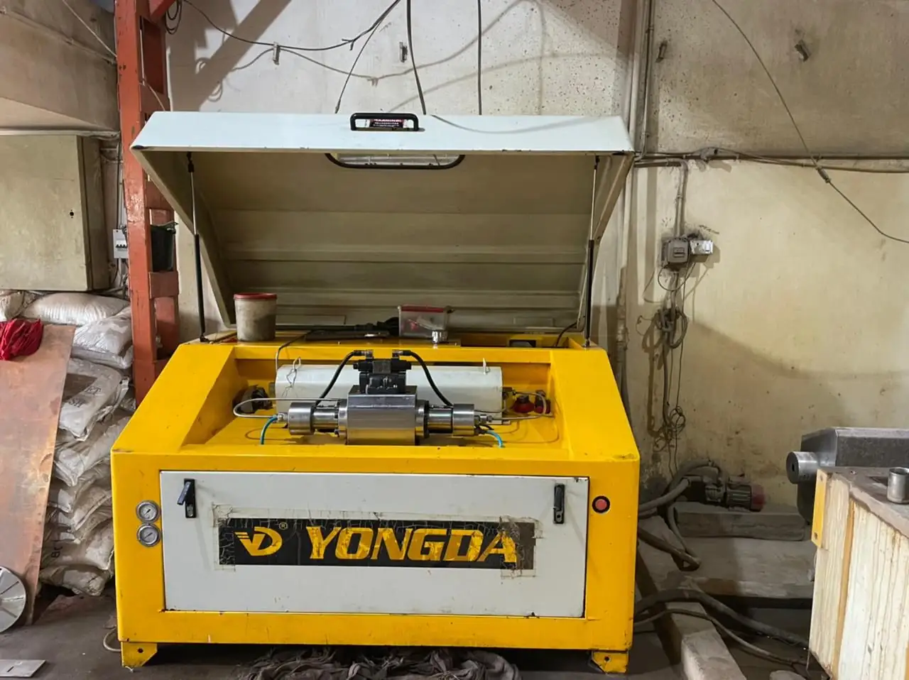 CNC WATER JET CUTTING MACHINE